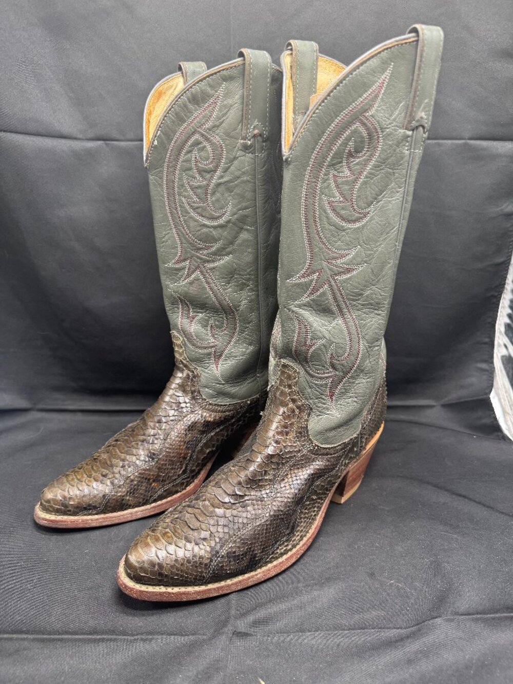 Vintage ACME Men's Gray Snakeskin Western Cowboy Boots Size 8.5D Well Seasoned